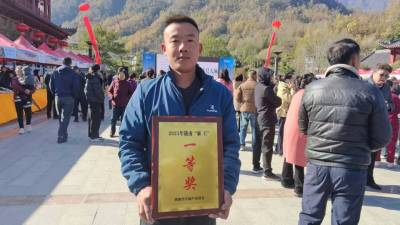 2025年，甘肃省陇南市康县天麻麻王评比及招商会在阳坝召开。三河坝镇斜坡村天麻种